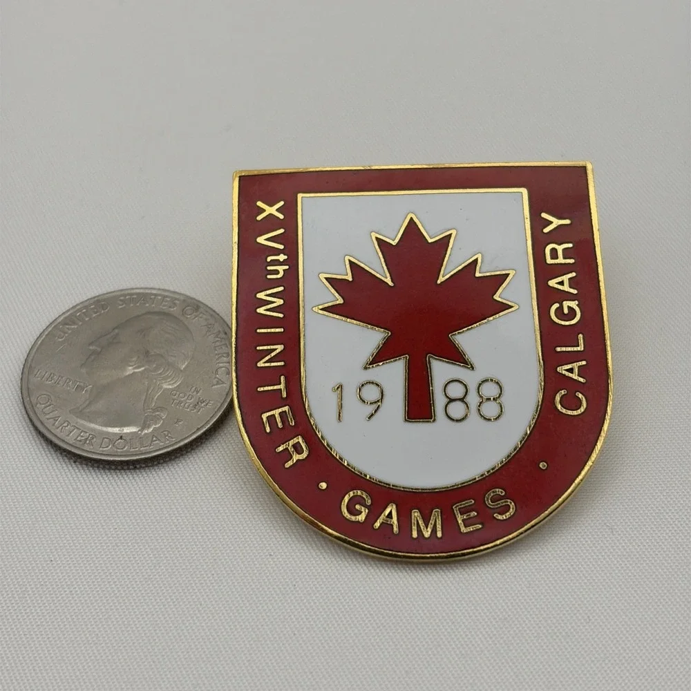 Vintage 1988 Calgary XV Winter Olympic Games Pin‎ Maple Leaf Shield Big